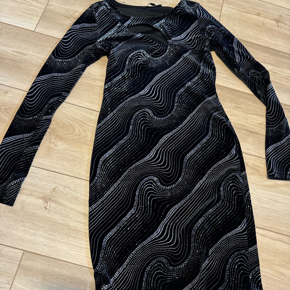 Snap Silver and Black Sheath Dress Long Sleeve Cocktail